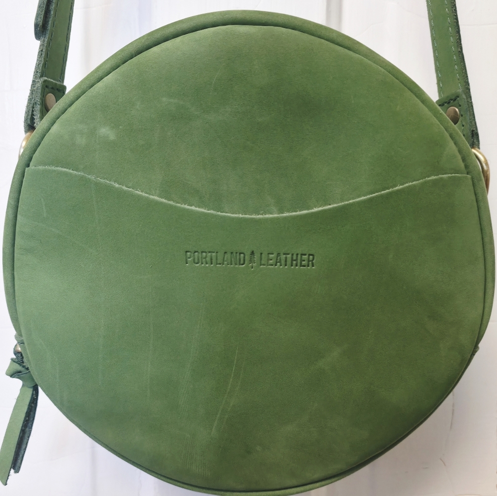 Portland Leather Large Circle Crossbody In Succulent